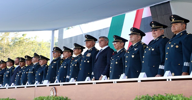 Gali y Cienfuegos encabezan graduación de 735 sargentos en Puebla