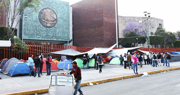 CNTE retira plantón de San Lázaro