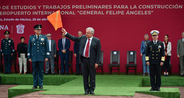 AMLO inaugura estudios para Santa Lucía