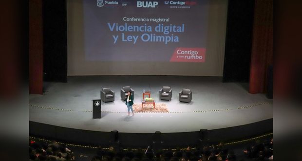 Olimpia explica violencia digital en conferencia de DIF y BUAP