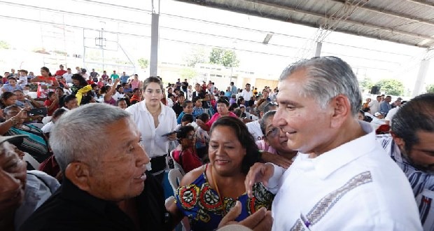 Adán Augusto suma 100 asambleas informativas; en Ciudad del Carmen