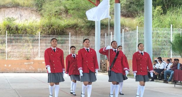 Antorchistas en Tecomatlán apoyan concurso de escoltas