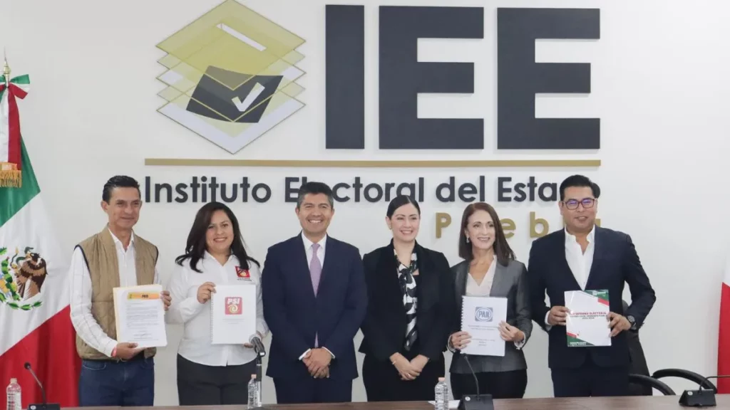 Eduardo Rivera registra su plataforma política ante IEE rumbo a elección