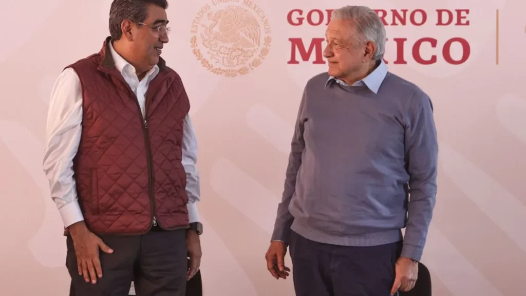 En 3 meses se concluirá restauración de templos AMLO; reconoce a Céspedes