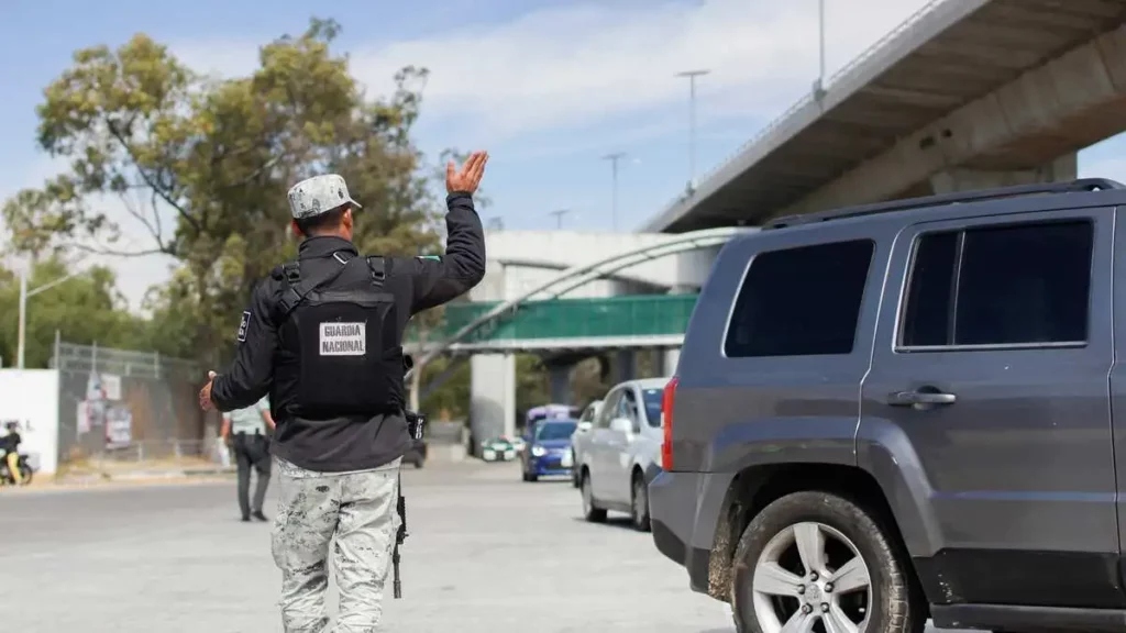 Reforma de AMLO plantea formación policial para militares de la GN