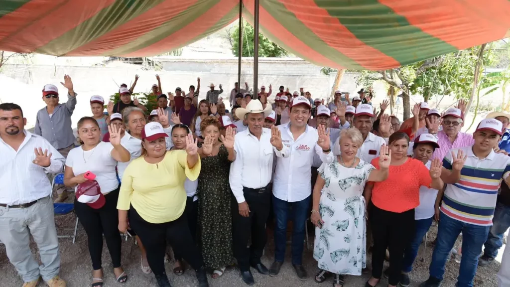 Lalo Castillo ofrece incentivar desarrollo profesional para jóvenes poblanos