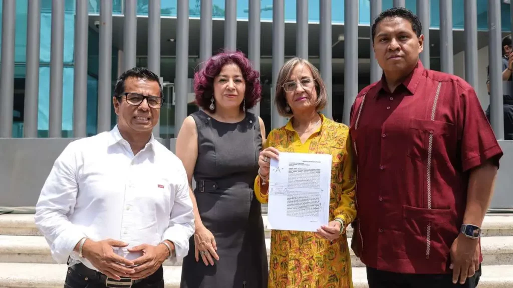 Regidores de Morena denuncian en FGE asignación ilegal de 79 plazas