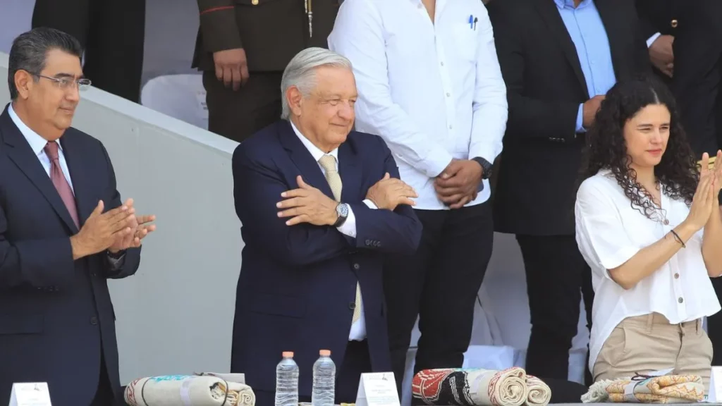 5 de mayo: México nunca será colonia ni protectorado, dice AMLO en Puebla