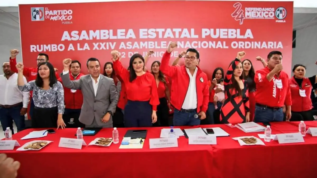 Regresa Néstor Camarillo a la dirigencia estatal del PRI; encabeza asamblea