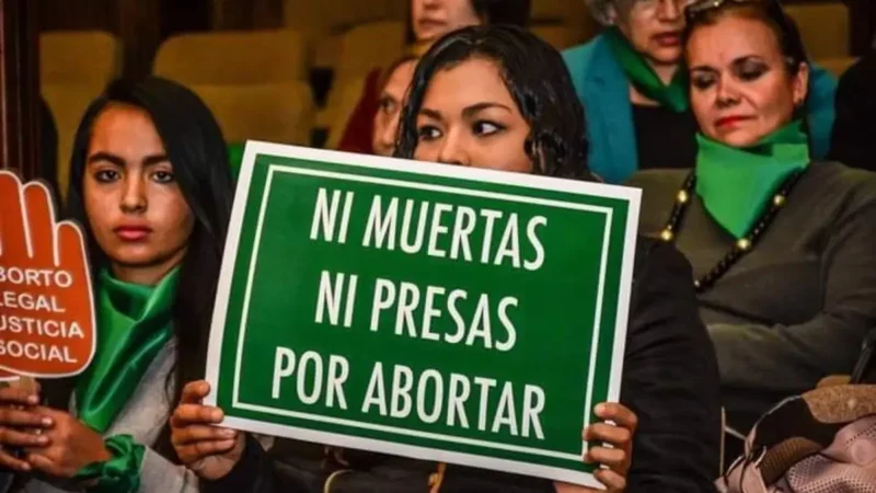 Fiscalía, sin investigaciones por aborto de mujeres en Puebla