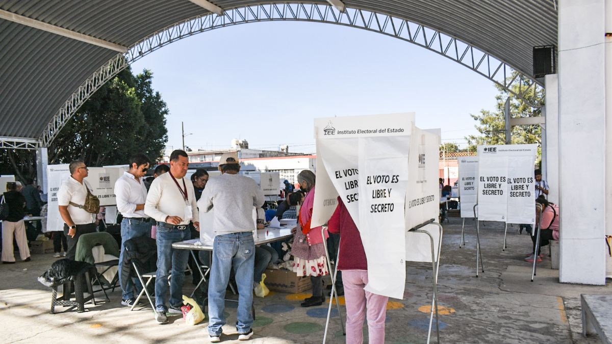 Arrancan sin incidentes plebiscitos en Puebla; todas las casillas abiertas: Segob