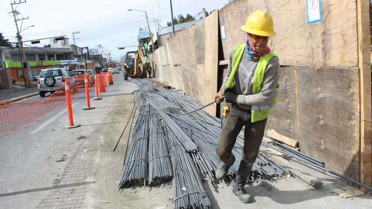 Conoce los descansos obligatorios en 2025; pago triple para quienes trabajen