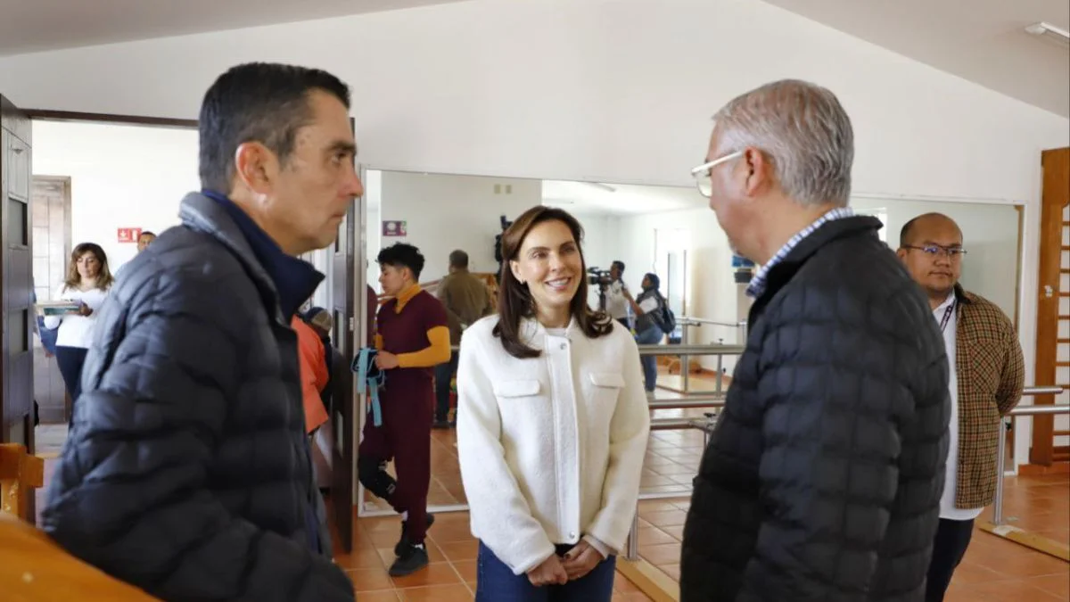 Elise Budib visita Cmeri de Puebla; ¿Qué tipo de atención médica ofrece