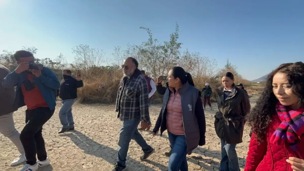 Tonantzin visita basurero de Cholula; asegura muestreo para evaluar la contaminación